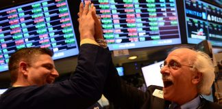 Record Highs Hit By Dow S&P 500 As a Result of Tax Plan Update Record Highs Hit By Dow S&P 500 As a Result of Tax Plan Update