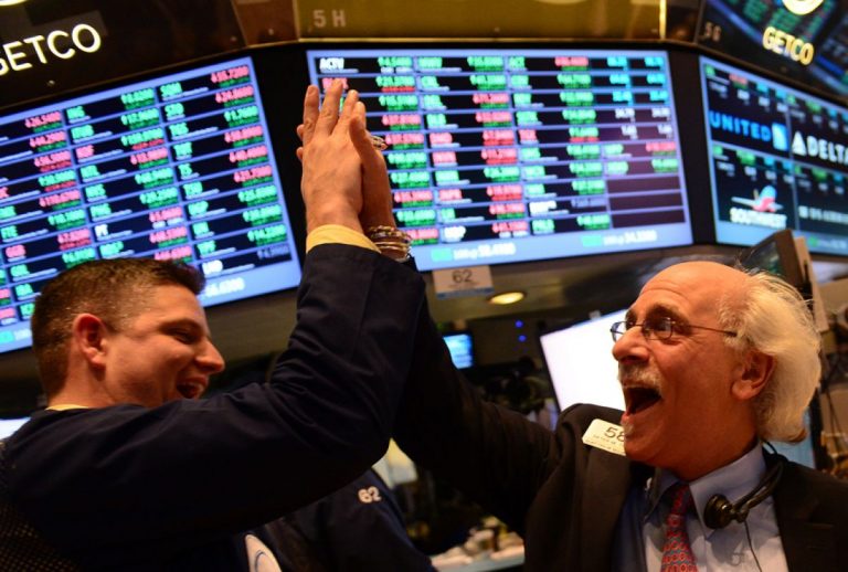Record Highs Hit By Dow S&P 500 As a Result of Tax Plan Update
