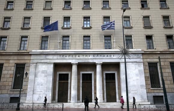 EU targets interim Greek debt deal by next week