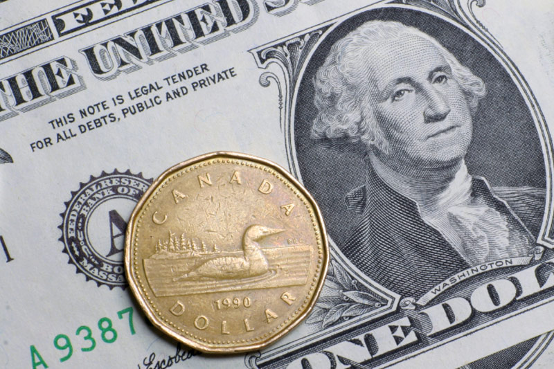 USD/CAD edges higher after U.S., Canadian reports