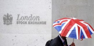 Metals shine as world stocks struggle near 5-1/2-week low Metals shine as world stocks struggle near 5-1/2-week low