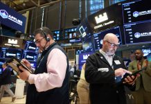 S&P 500, Nasdaq Dip As Broadcom Revenue Miss Dents Chip Stocks S&P 500, Nasdaq Dip As Broadcom Revenue Miss Dents Chip Stocks