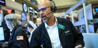 Wall St Indexes Climb As US, Iran Halt Attacks; Comcast Surges On Spin-Off Plan Wall St Indexes Climb As US, Iran Halt Attacks; Comcast Surges On Spin-Off Plan