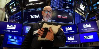 Wall St Rises As Softer Jobs Data Calms Rate-Hike Fears Wall St Rises As Softer Jobs Data Calms Rate-Hike Fears