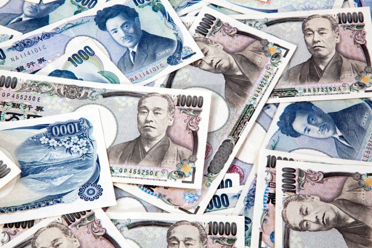 American Dollar Gains Against Yen Amid Sentiment Changes