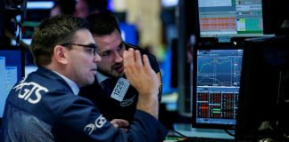 Dow, S&P turn lower as tariffs weigh on industrials Dow, S&P turn lower as tariffs weigh on industrials