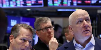 Wall St Futures Slip Ahead Of Inflation Data Wall St Futures Slip Ahead Of Inflation Data