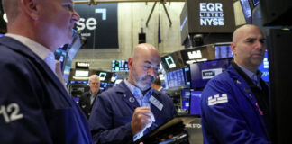 Futures Slide As Megacaps Fall; Eyes On Economic Data Futures Slide As Megacaps Fall; Eyes On Economic Data