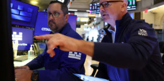 Global Shares Gain But Nvidia’s Slip Trips Up Tech Stocks Global Shares Gain But Nvidia's Slip Trips Up Tech Stocks