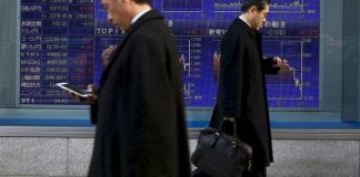 Italian Concerns Knock Stocks, Euro Off Early Highs Italian Concerns Knock Stocks, Euro Off Early Highs