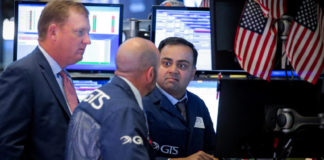 S&P 500 Climbs Toward Record, Marquee Reports In Focus S&P 500 Climbs Toward Record, Marquee Reports In Focus