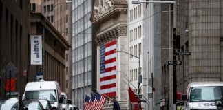 S&P 500 Listo para Recuperar $ 1 Billón en Valor a Medida que las Muertes por Coronavirus Disminuyen S&P 500 Set To Recoup $1 Trillion In Value As Coronavirus Deaths Slow