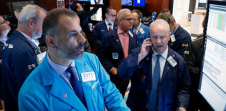 Las Esperanzas de Estímulo Elevan a Wall Street, Acciones Financieras Lideran en Ganancias Stimulus Hopes Lift Wall Street, Financial Stocks Lead Gains