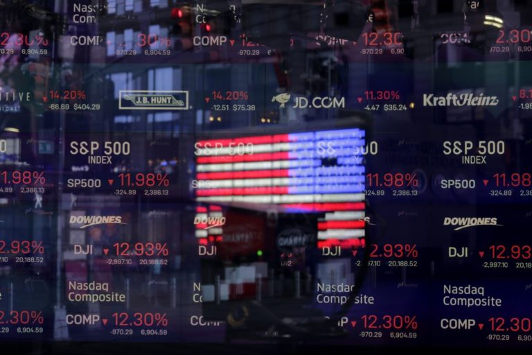 Stocks Decline, Treasuries Gain Amid Virus Fears: Markets Wrap