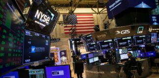 Stocks Drop, US Yields Top 4% As Rate-Cut Bets Ebb: Markets Wrap Stocks Drop, US Yields Top 4% as Rate-Cut Bets Ebb: Markets Wrap