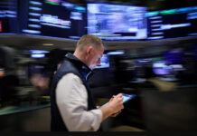 Recovery In Chips, Megacaps Drives Nasdaq, S&P 500 Higher
