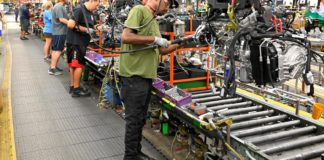 U.S. Core Capital Goods Orders Tepid; Shipments Drop U.S. Core Capital Goods Orders Tepid; Shipments Drop