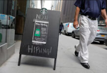 US Weekly Jobless Claims Fall Slightly