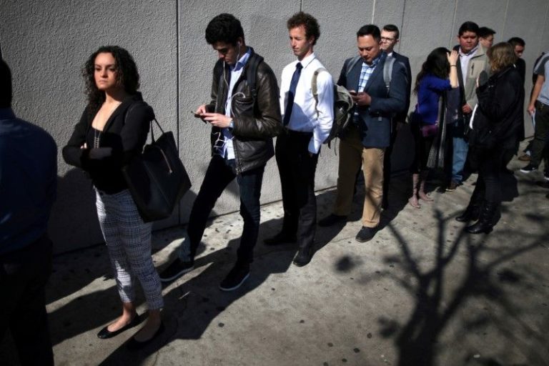 U.S. Weekly Jobless Claims Rise Less Than Expected