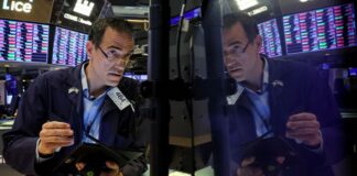 Wall St Slips As Growth Stocks Struggle Amid Rising Bond Yields Wall St Slips As Growth Stocks Struggle Amid Rising Bond Yields