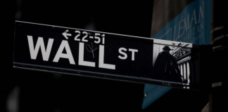 Tech, Financial Stocks Drag Wall Street Lower As Growth Concerns Mount Futures Rise As Focus Shifts To Jobs Data