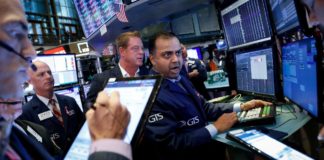 Wall Street sieht Verluste, Vorsicht nimmt vor Handelsgesprächen zu Wall Street Dips As Caution Sets In Ahead Of Trade Talks