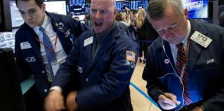 Wallstreet dank Technologie- und Energiesektor auf Rekordniveau Wall Street Hits Record High On Energy, Tech Boost