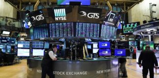 ارتفاع وول ستريت في ظل تفاؤل النمو في الولايات المتحدة ؛ ناسداك يضرب مستوى قياسي Wall Street Higher On U.S. Growth Optimism; NASDAQ Hits Record