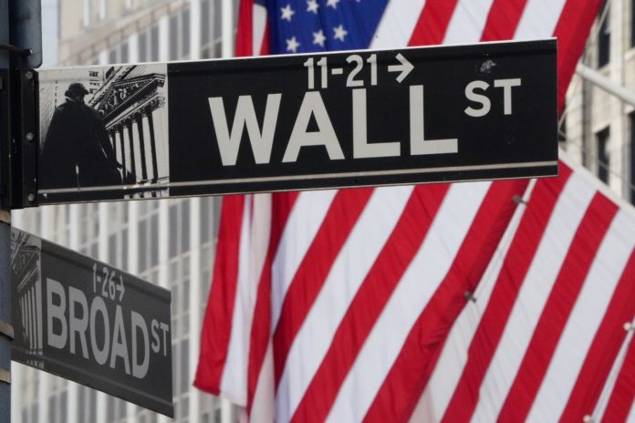 Wall Street Retreats As Crude Slump Batters Energy Stocks