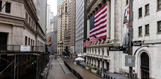 Wall Street Gana a Medida que los Estados Unidos Comienzan a Reabrir Wall Street Gains As U.S. States Start To Reopen