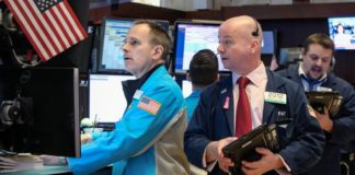 Wall Street Lifted By Tech Shares, Heavyweight Boeing Pares Losses Wall Street Lifted By Tech Shares, Heavyweight Boeing Pares Losses