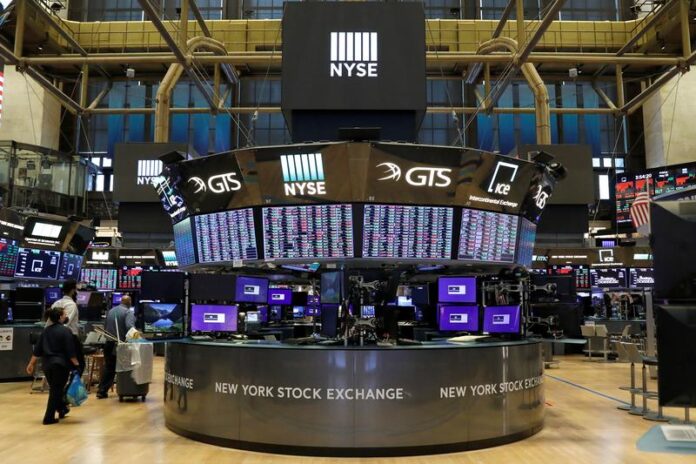Wall Street Jumps As Tech, Bank Shares Gain