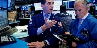 Wall Street flat; financials drop ahead of earnings Wall Street flat; financials drop ahead of earnings