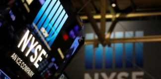 Wall St Edges Higher As Jobless Claims Fall, Robinhood Weighs On Nasdaq Wall St edges higher as jobless claims fall, Robinhood weighs on Nasdaq