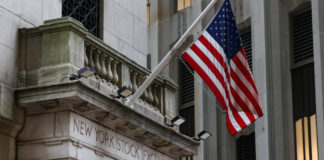 Wall Street Inches Higher After Retail Sales Data Wall Street Inches Higher After Retail Sales Data