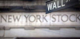 Wall Street Tumbles On Growing Concerns Over Economic Growth Morning Bid: Record S&P500 eyes 5,000, China deflated
