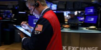 Energy, Financials Help Wall Street Rise From Bruising Week Energy, Financials Help Wall Street Rise From Bruising Week