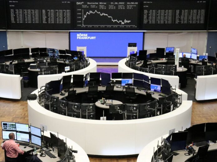 Wall Street Puts Floor Under Stocks, Crude Steadies