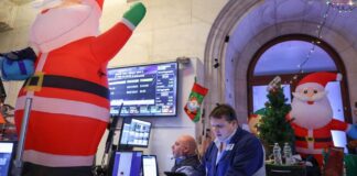 Wall Street Slides As Economic Data Fans Rate Hike Worries Wall Street Slides As Economic Data Fans Rate Hike Worries