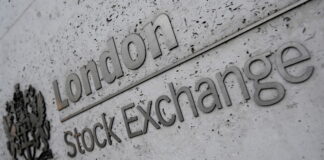 World Shares Cling Near Record Highs World Shares Cling Near Record Highs