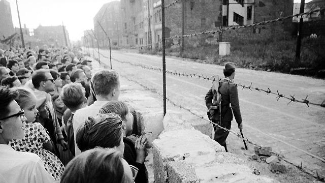history of the European Union Berlin Wall