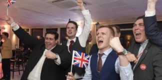 Britain votes to leave EU in historic divorce Britain votes to leave EU