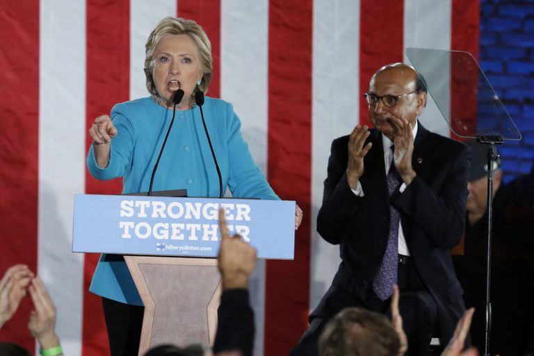 Clinton gets boost from FBI as tight White House race hits final day