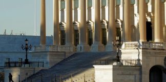 Democrats temper Congress ambitions on brink of election As voters head to the polls in Tuesday's U.S. election, hopes have dampened among Democrats that they will make major gains in the U.S. Congress, even if their nominee, Hillary Clinton, wins the presidency.