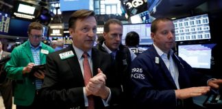 Dow hits record high as banks gain, tech recovers https://www.investing.com/news/stock-market-news/stock-futures-up-as-tech-stocks-recover;-fed-meeting-in-focus-494780