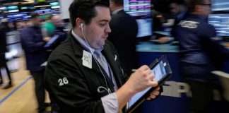 Tech stocks help Wall Street higher Tech stocks help Wall Street higher