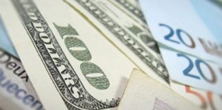 Dollar Edges Higher As EUR/USD Falls on German Political Uncertainty Dollar Edges Higher As EUR/USD Falls on German Political Uncertainty